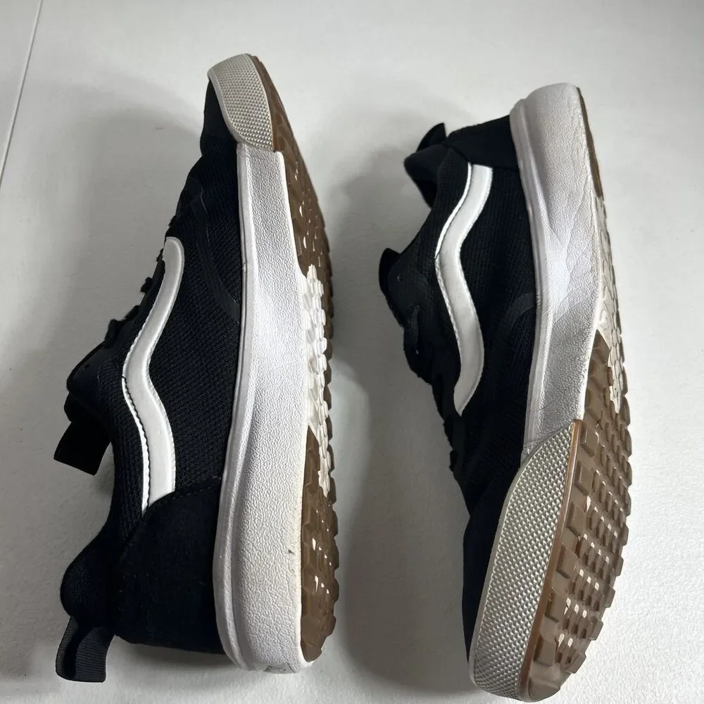 VANS UltraRange Men’s Shoes Size 13 Black/White Lightweight